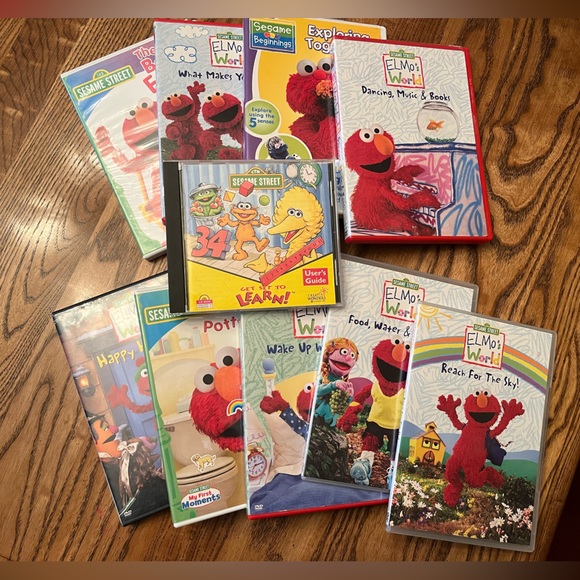 Elmo dvds and computer game - Picture 1 of 6